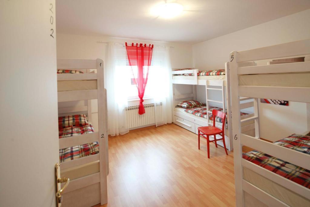 Pozitiv Hostel Загреб Номер фото